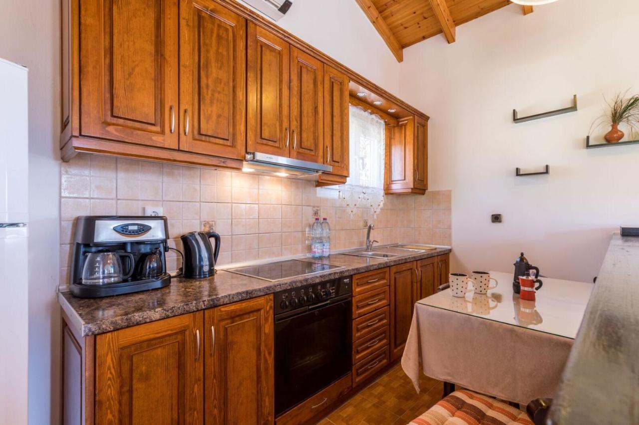 Malotu Resort Sinarades Экстерьер фото