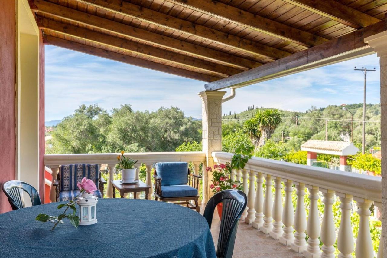 Malotu Resort Sinarades Экстерьер фото