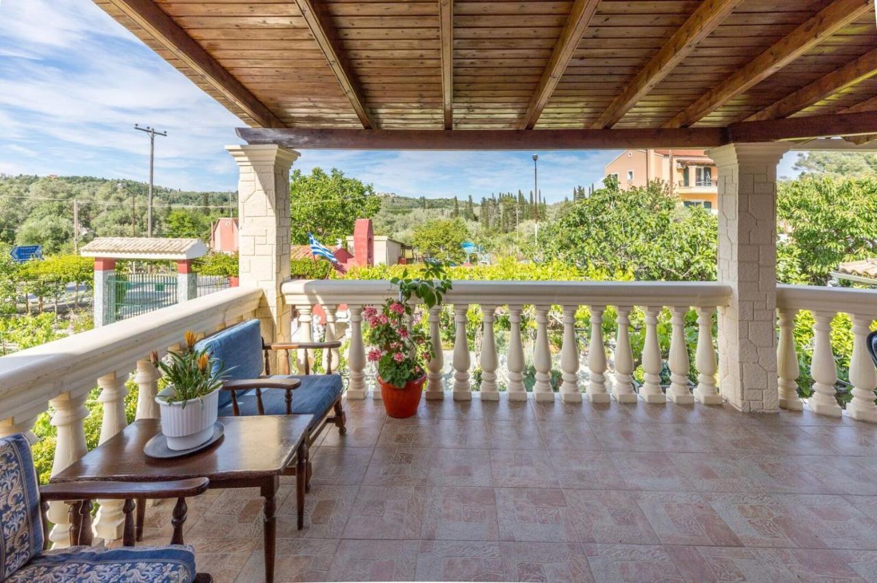 Malotu Resort Sinarades Экстерьер фото