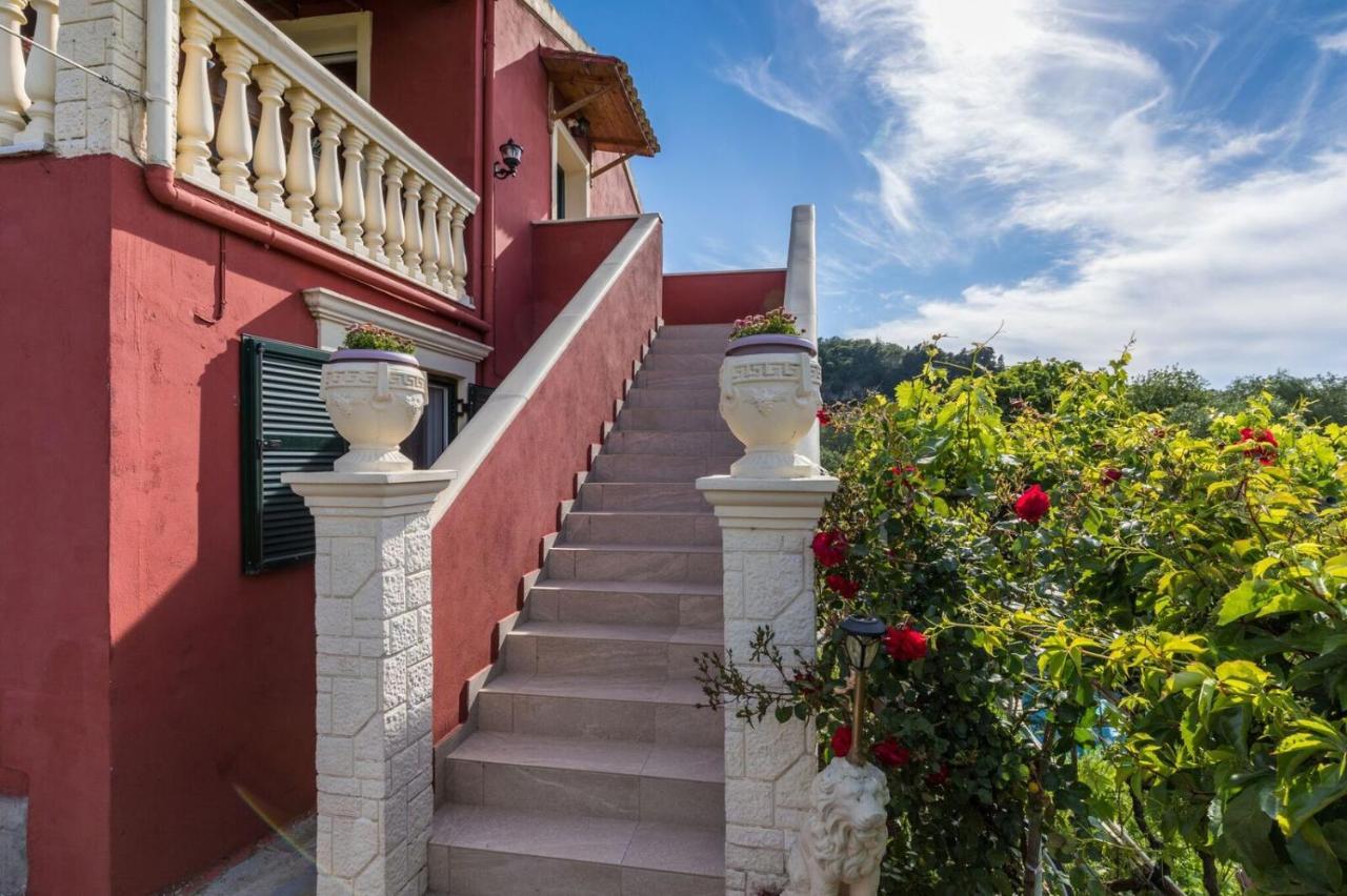 Malotu Resort Sinarades Экстерьер фото